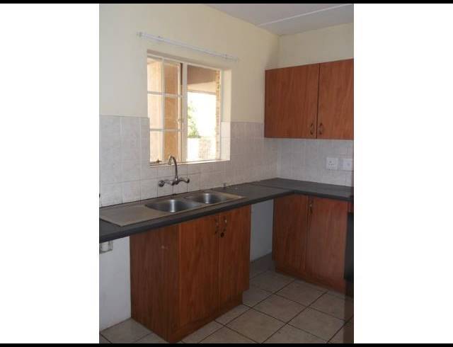 3 BEDROOM APARTMENT TO LET IN NOORDWYK
